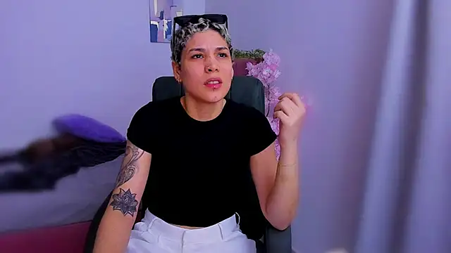 Charlee pink online show from 18, 11, 2025