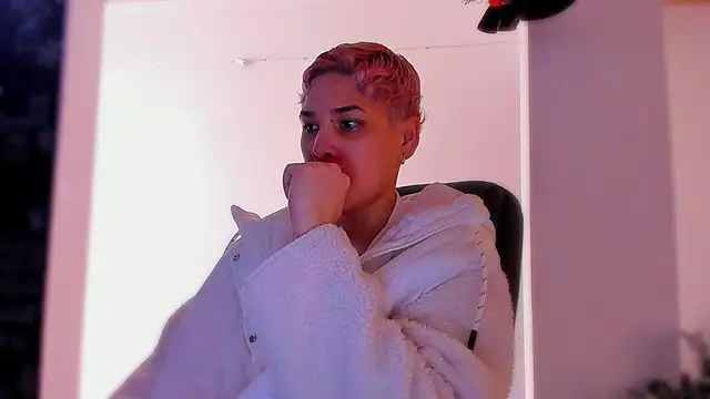 Charlee pink online show from 20, 12, 2025