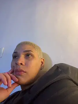 Snapshot of Charlee_pink chatting on 5, 5, 2026 Charlee pink online show from 5, 5, 2026