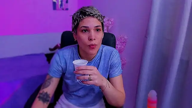 Charlee pink online show from 29, 11, 2025