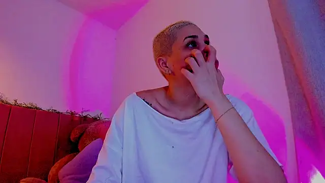 Snapshot of Charlee_pink chatting on 20, 4, 2026 Charlee pink online show from 20, 4, 2026