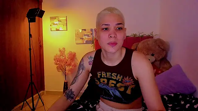 Snapshot of Charlee_pink chatting on 21, 4, 2026 Charlee pink online show from 21, 4, 2026