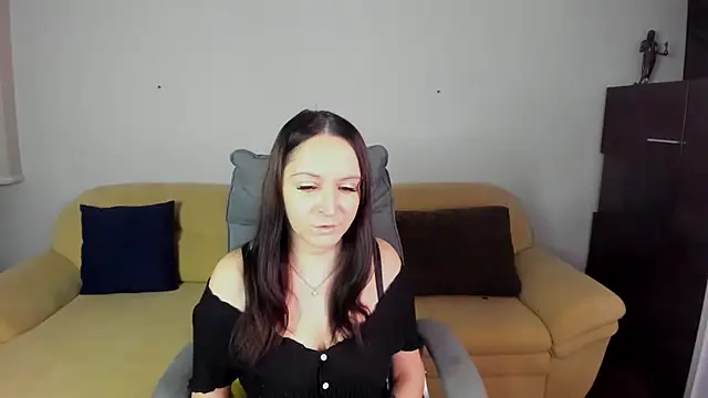 AngellLika online show from 4, 12, 2025