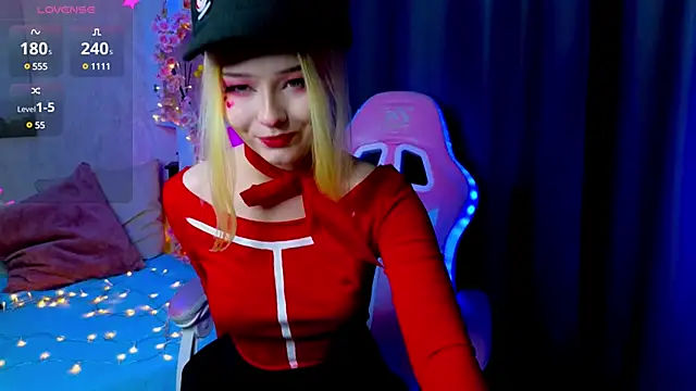 ElswythCovil online show from 14, 2, 2025