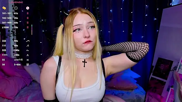 ElswythCovil online show from 24, 9, 2025