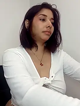 LucyMartelli online show from 10, 3, 2025