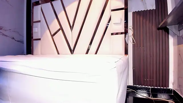 lola hornei online show from 12, 3, 2026