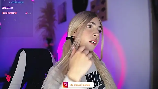 channel blonde a online show from 11, 11, 2025