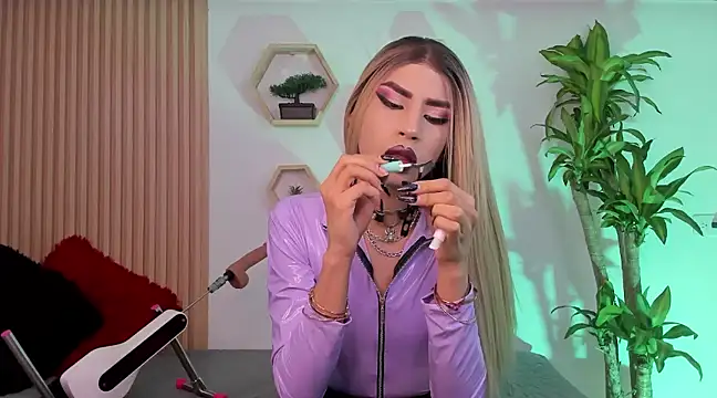 BrianaSchafer online show from 20, 3, 2025