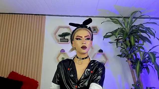 BrianaSchafer online show from 24, 11, 2025