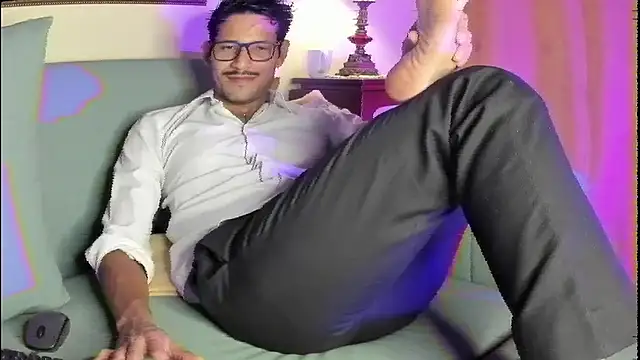 Nicholasrodrii online show from 9, 3, 2026