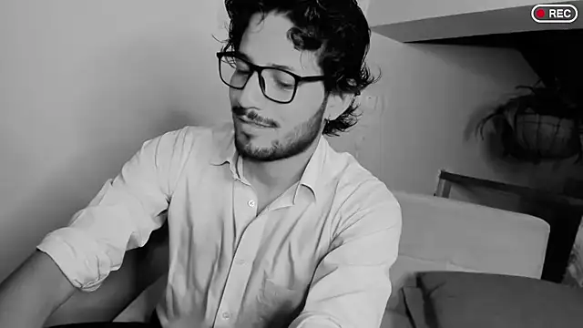 Snapshot of Nicholasrodrii chatting on 20, 3, 2025 Nicholasrodrii online show from 20, 3, 2025