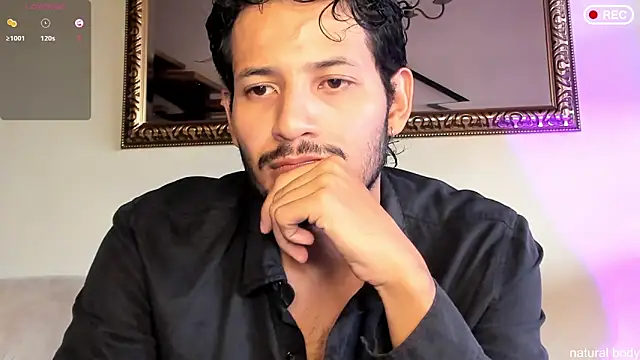 Snapshot of Nicholasrodrii chatting on 27, 11, 2025 Nicholasrodrii online show from 27, 11, 2025