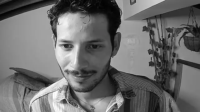 Nicholasrodrii online show from 25, 6, 2026