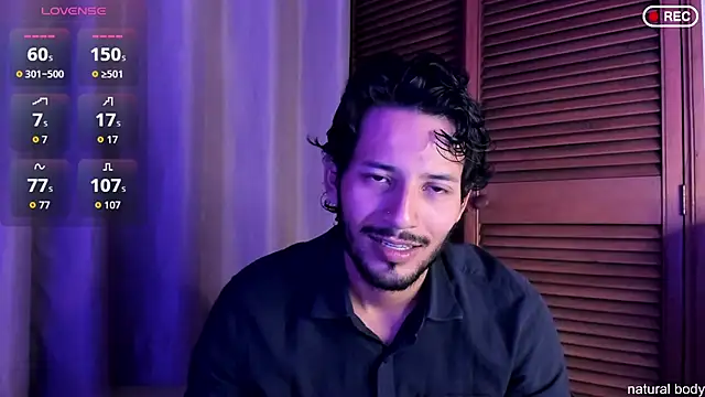 Snapshot of Nicholasrodrii chatting on 8, 10, 2025 Nicholasrodrii online show from 8, 10, 2025