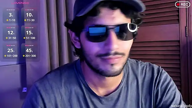 Snapshot of Nicholasrodrii chatting on 23, 10, 2025 Nicholasrodrii online show from 23, 10, 2025