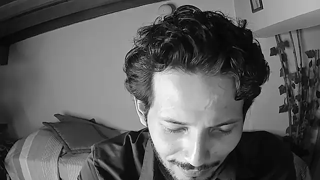 Nicholasrodrii online show from 17, 6, 2026