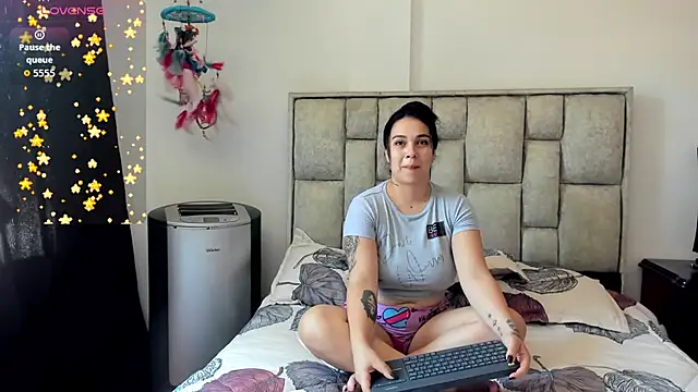 brianaGuzman online show from 28, 6, 2026