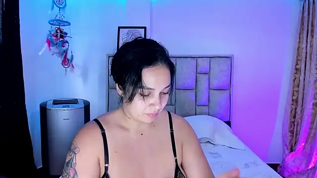 brianaGuzman online show from 17, 6, 2026