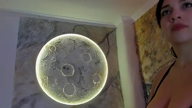 Snapshot of brianaGuzman chatting on 18, 3, 2025 brianaGuzman online show from 18, 3, 2025