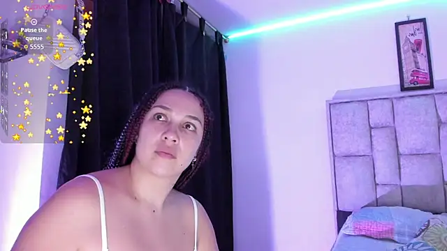 Snapshot of brianaGuzman chatting on 15, 12, 2025 brianaGuzman online show from 15, 12, 2025