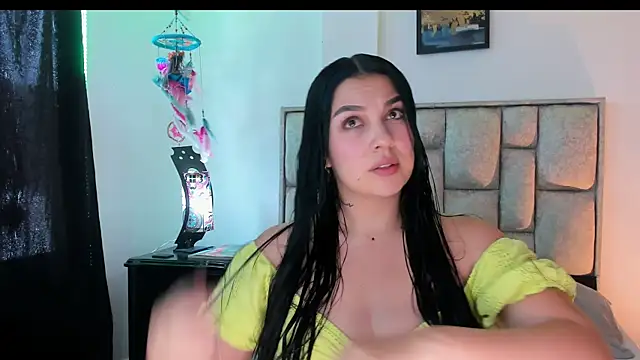 Snapshot of brianaGuzman chatting on 14, 5, 2026 brianaGuzman online show from 14, 5, 2026