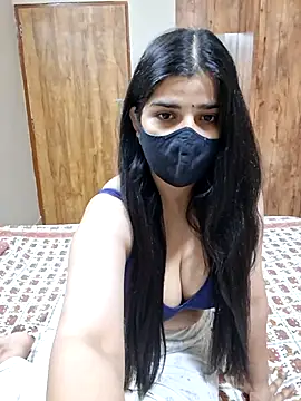 Snapshot of aaliya_bhattt chatting on 2, 7, 2026 aaliya bhattt online show from 2, 7, 2026
