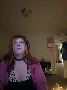 Snapshot of EmberLee chatting on 28, 2, 2025 EmberLee online show from 28, 2, 2025