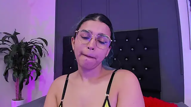 lyra-rain online show from 6, 3, 2025