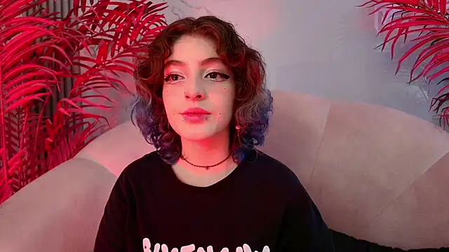 EvaHalsey online show from 4, 12, 2025