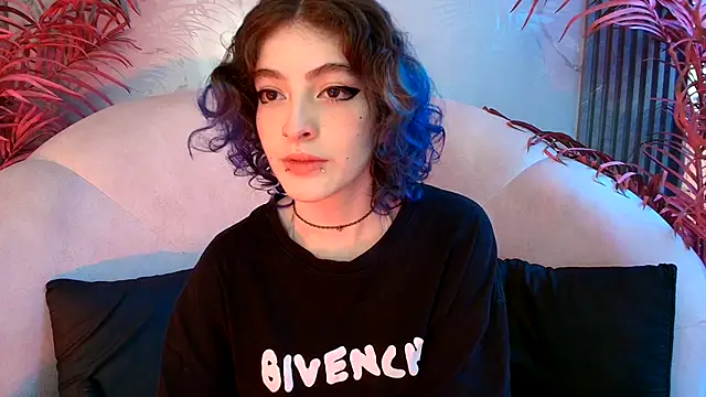 EvaHalsey online show from 20, 10, 2025