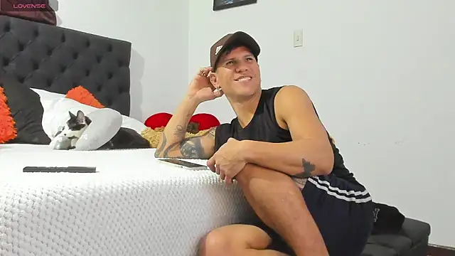 nakedfoam1 online show from 4, 4, 2026