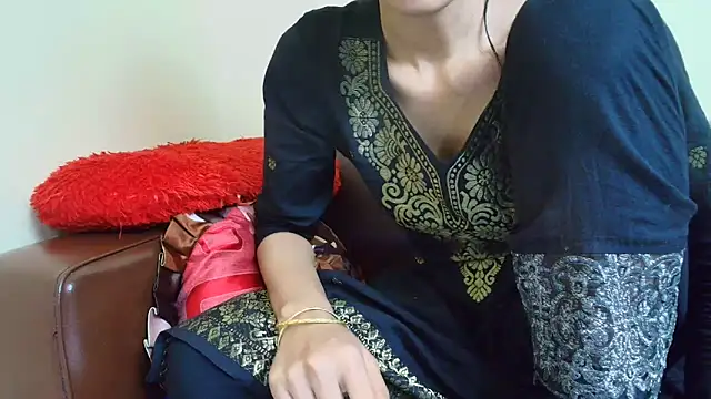 Srabontii online show from 3, 12, 2025