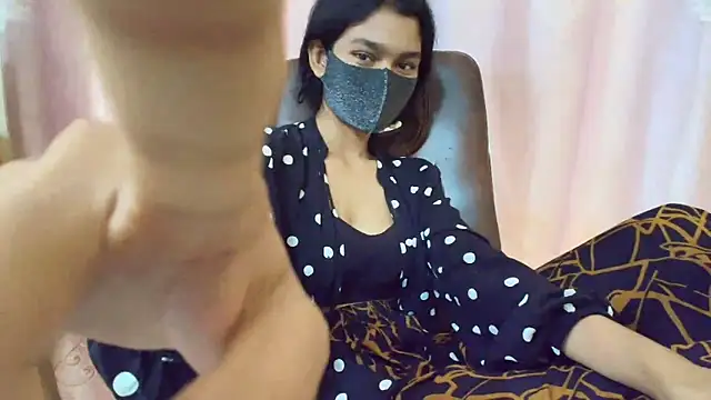 Srabontii online show from 5, 10, 2025