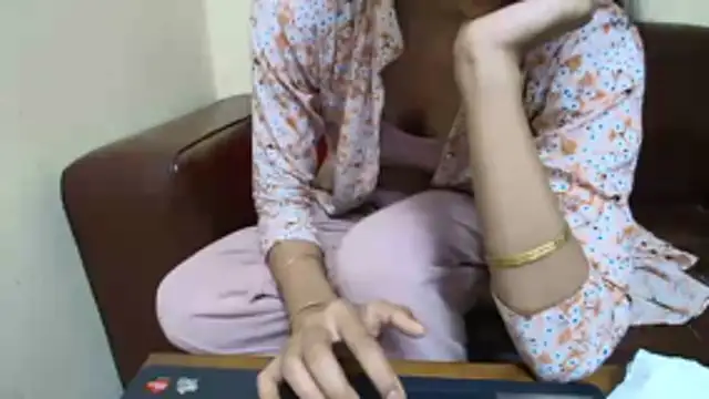 Srabontii online show from 4, 11, 2025