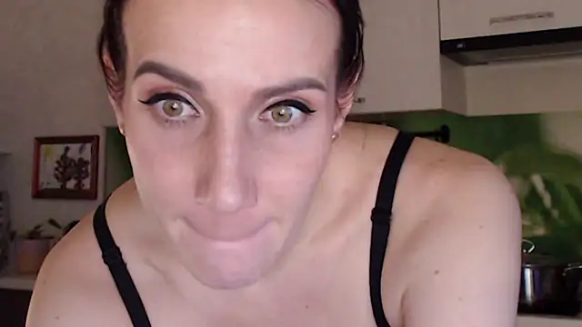 Snapshot of pepper_milf chatting on 10, 2, 2025 pepper milf online show from 10, 2, 2025