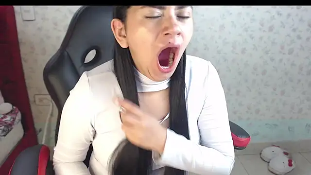 kayla k18 online show from 29, 10, 2025