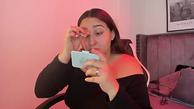 Alaia Cute online show from 24, 9, 2025