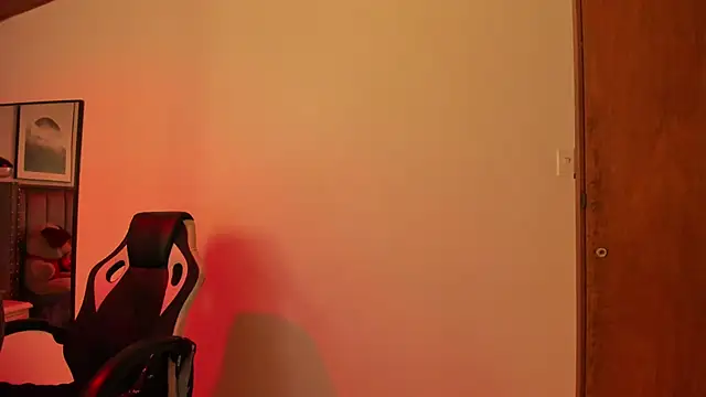 Alaia Cute online show from 16, 9, 2025