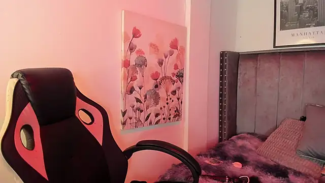 Alaia Cute online show from 3, 10, 2025