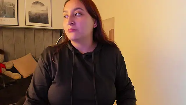 Alaia Cute online show from 22, 3, 2025