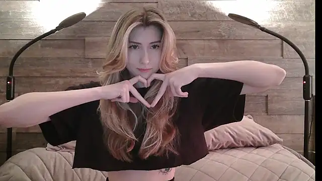 ErikaShyy online show from 7, 3, 2025