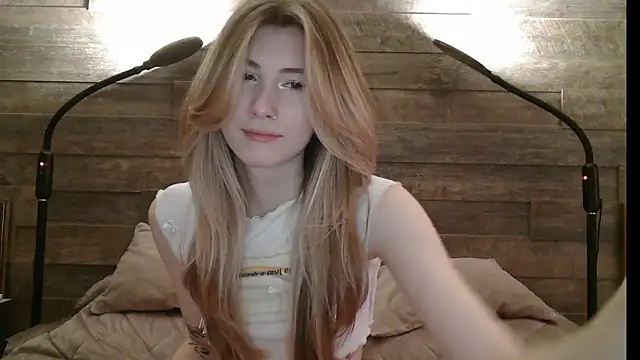 ErikaShyy online show from 12, 3, 2025