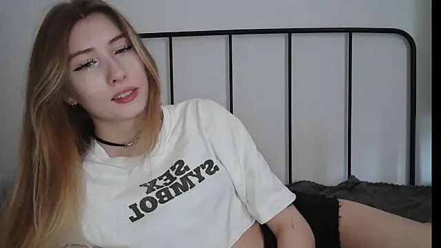 ErikaShyy online show from 24, 7, 2026
