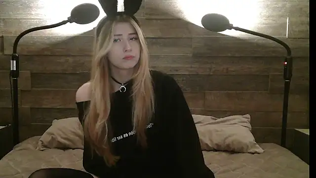 ErikaShyy online show from 27, 11, 2025