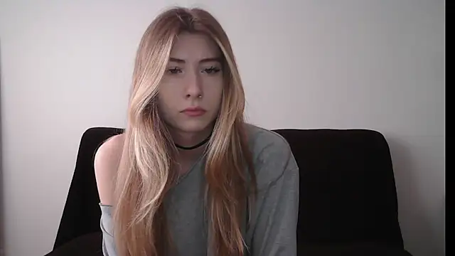 ErikaShyy online show from 6, 10, 2025