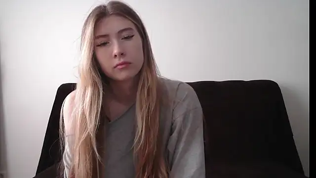 ErikaShyy online show from 23, 9, 2025