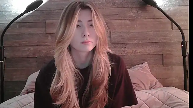 ErikaShyy online show from 20, 2, 2025