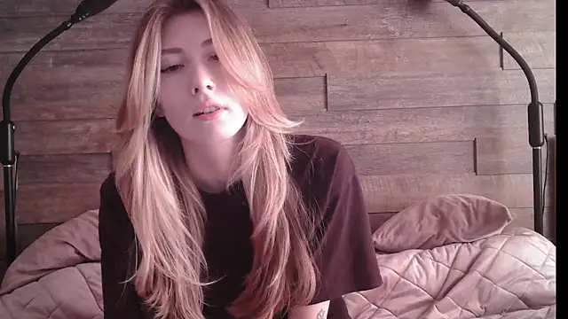 ErikaShyy online show from 20, 2, 2025