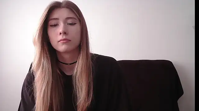 ErikaShyy online show from 25, 9, 2025